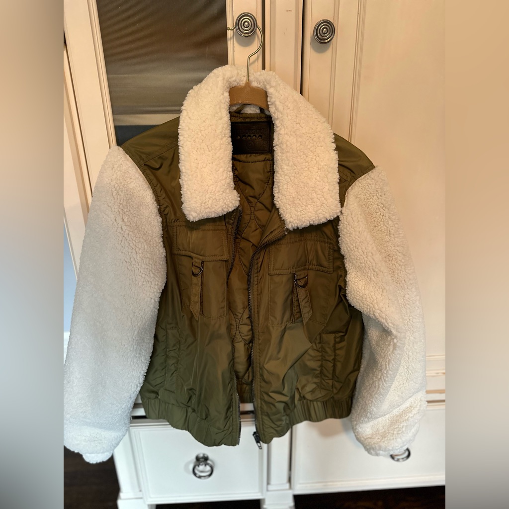 Brand New Blank Nyc Army Green And Sherpa Jacket